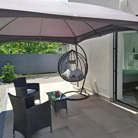 Апартаменты Downtown Delight Любляна